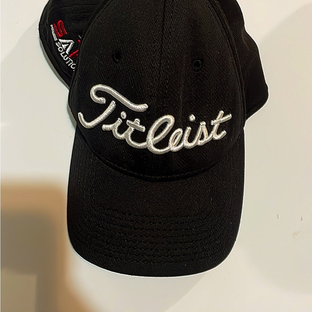 Titleist Black Cap
